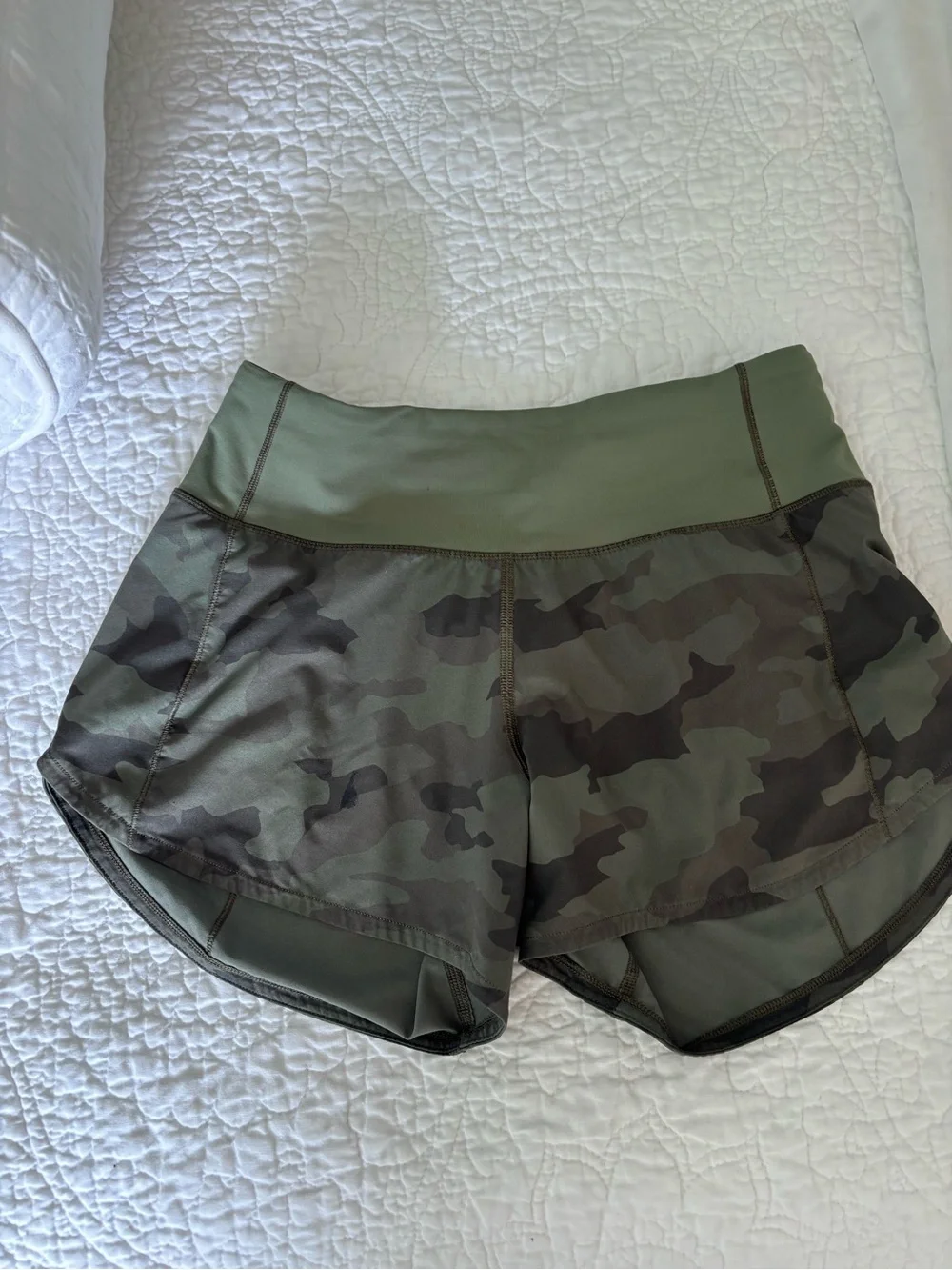 lululemon athletica Olive Green Camo High-Rise Athletic Shorts, SZ 2 Tall - Picture 1 of 4